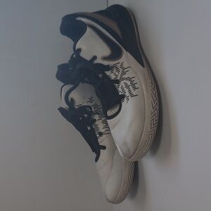 Nike men's used Kyrie Irving Flytrap 2 white gold black Sz 13 athletic shoes.